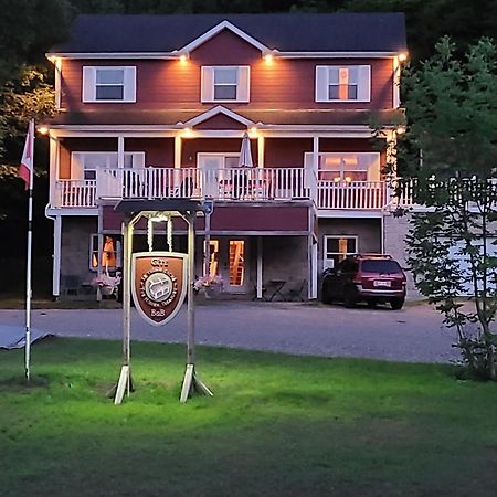 Gite Le Tresor Cache Bed & Breakfast Chelsea Exterior photo