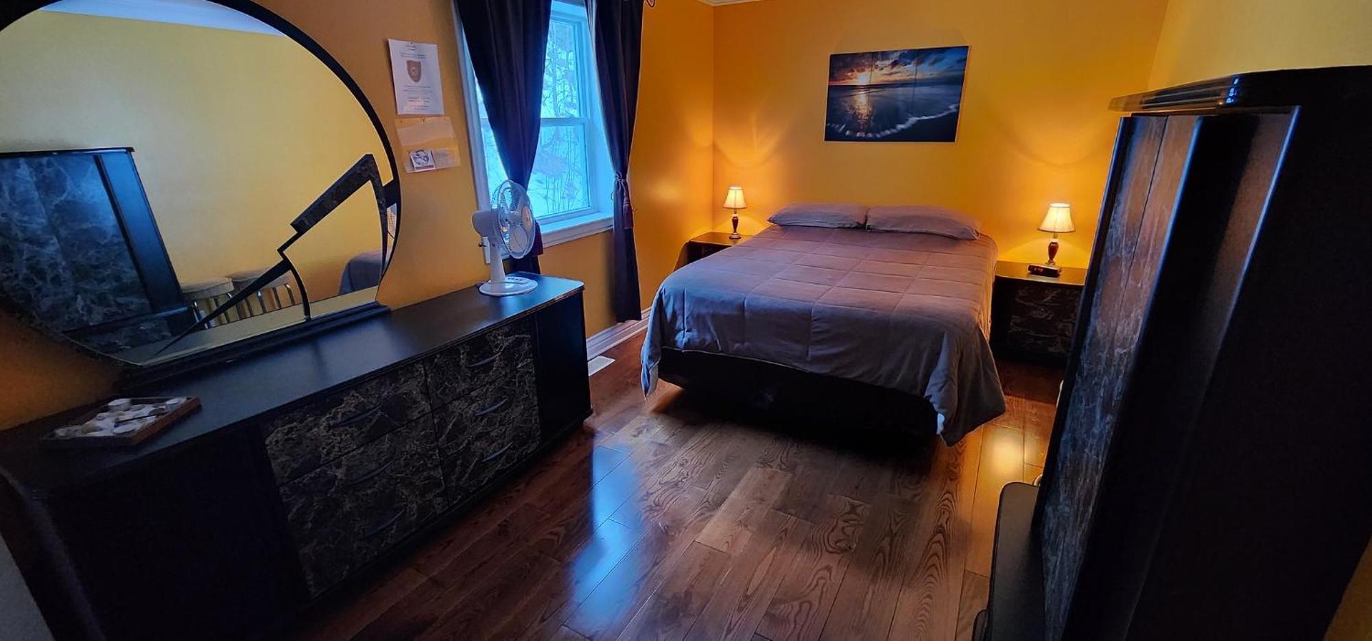 Gite Le Tresor Cache Bed & Breakfast Chelsea Exterior photo